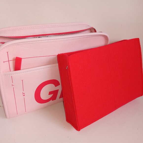 GLOSSIER NWOT Pink Limited Edition Cosmetic Bag w Removable Felt Liner - Picture 15 of 16
